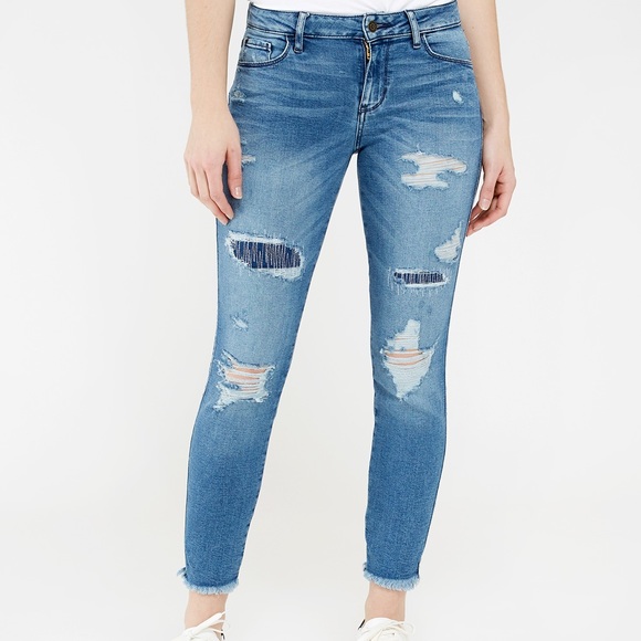 NWOT Guess Jeans (28) - Picture 1 of 3